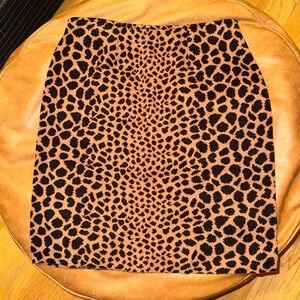 Women’s  J. McLaughlin leopard print sweater knit skirt large pencil skirt